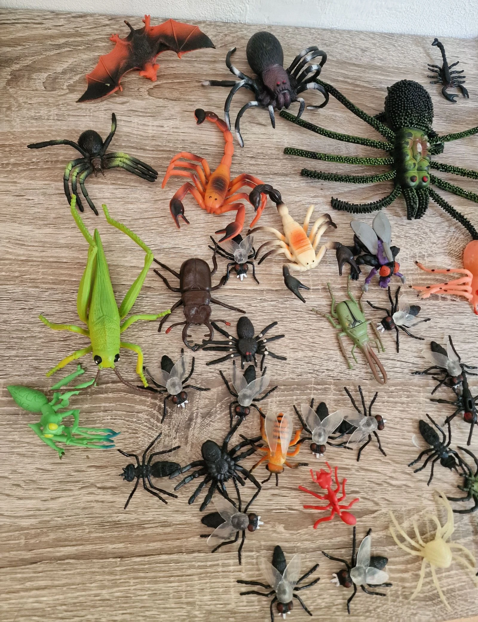 Grande Lote de Insetos e Criaturas de Brinquedo - Aranhas, Moscas, Escorpiões e Mais (a granel) – photo 2